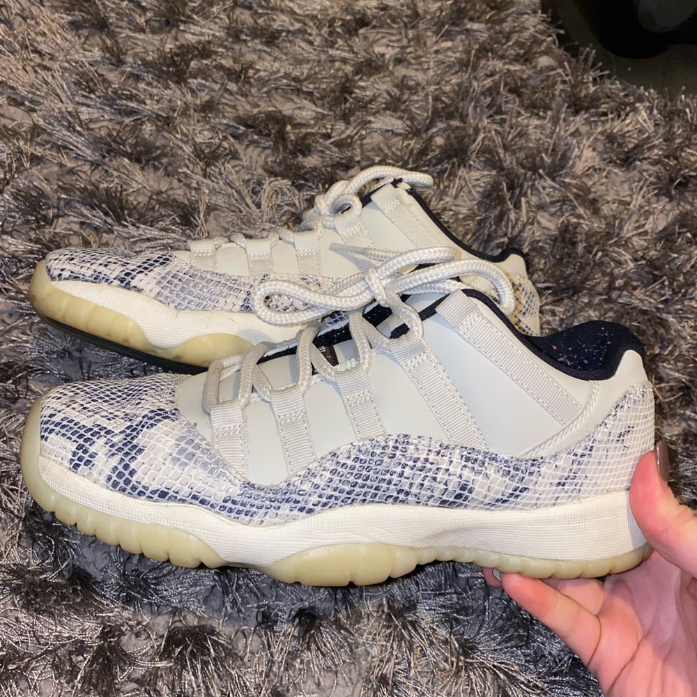 Air Jordan 11 snakeskin low